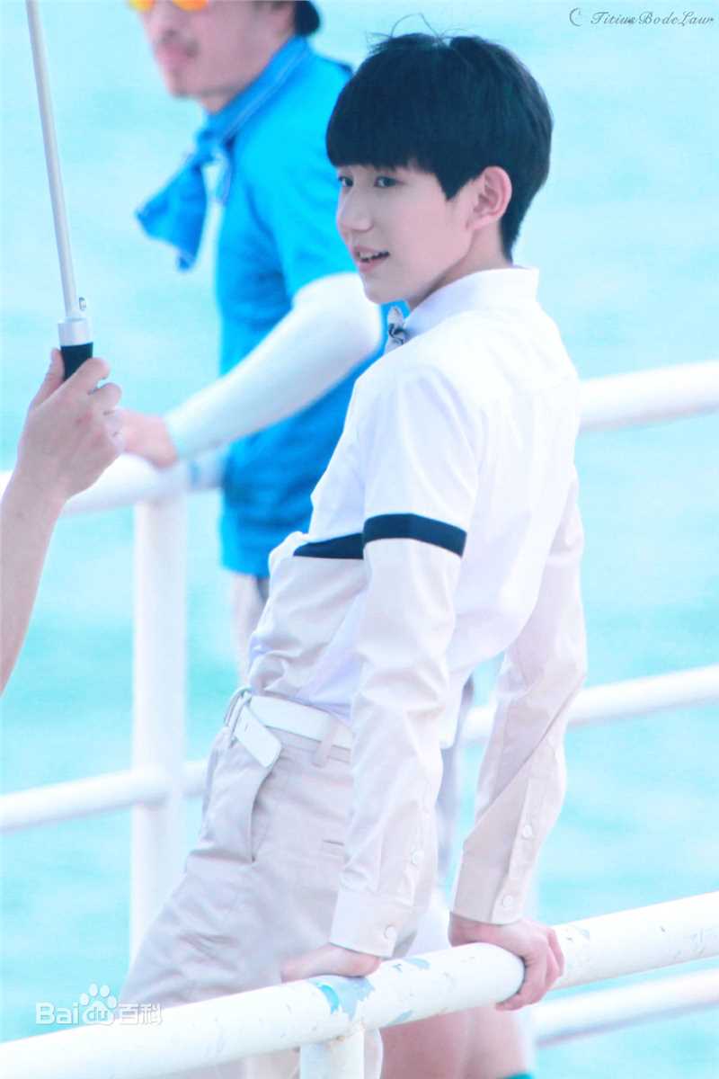 王源(Roy)代言OPPO R9素颜照相册