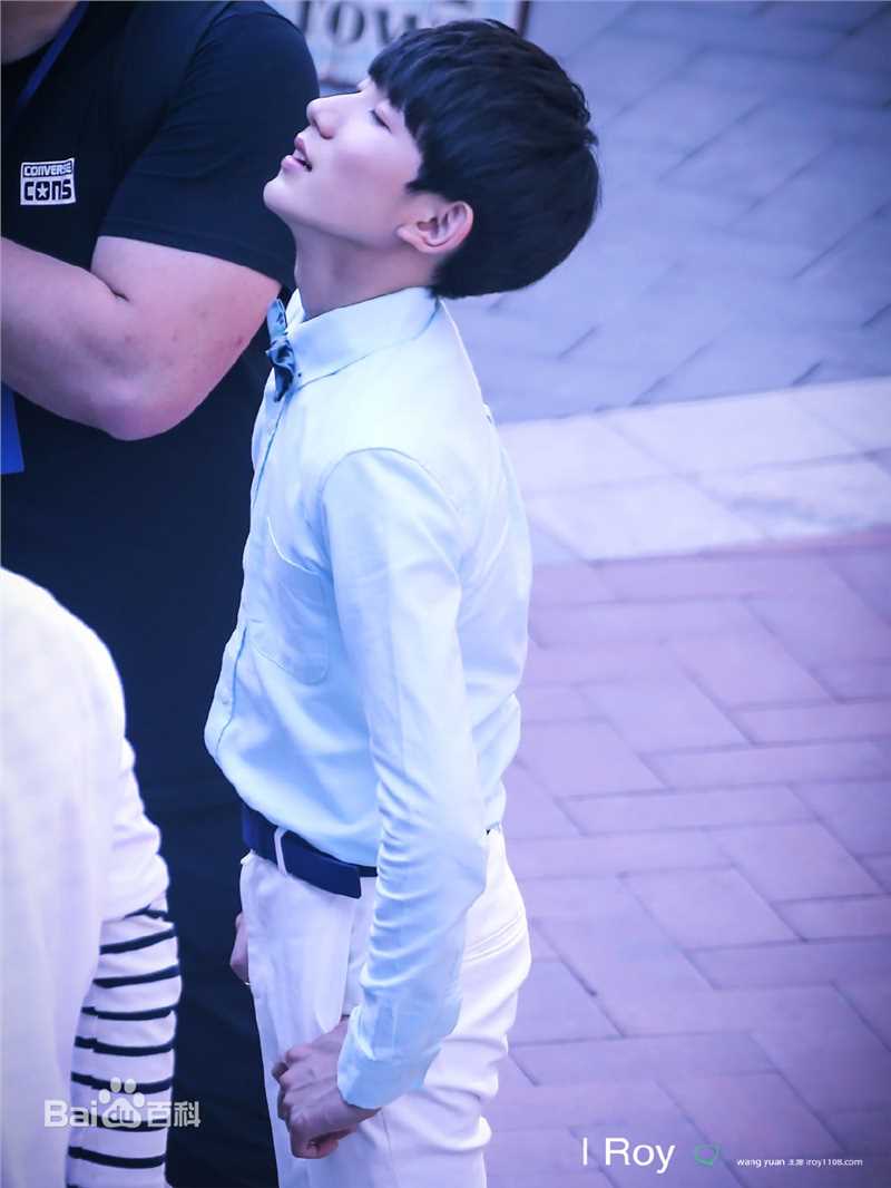 王源(Roy)代言OPPO R9素颜照相册