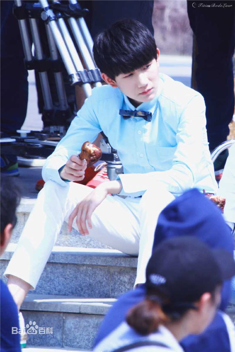 王源(Roy)代言OPPO R9素颜照相册