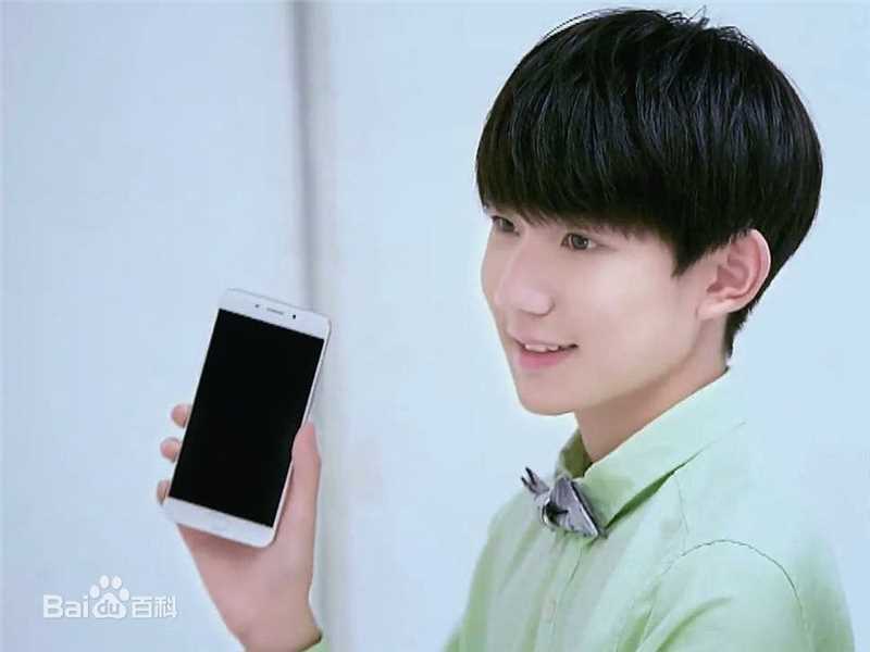 王源(Roy)代言OPPO R9素颜照相册