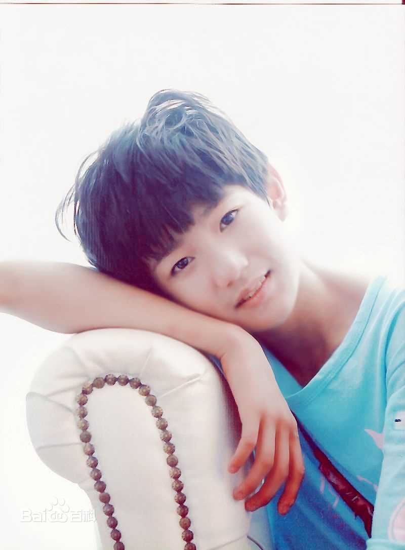 王源(Roy)最新爱出发官方壁纸