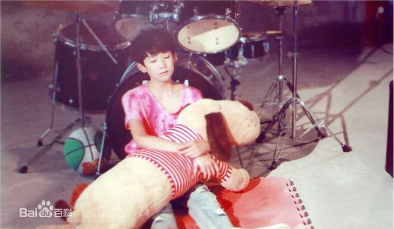 王源(Roy)最新爱出发官方壁纸