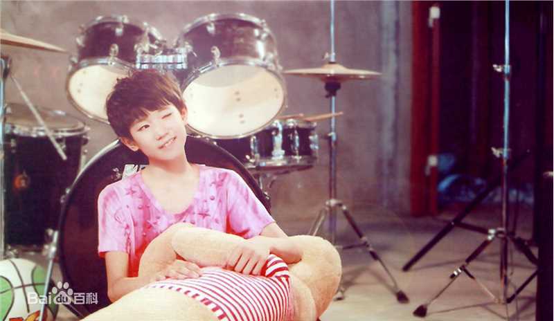 王源(Roy)最新爱出发官方壁纸