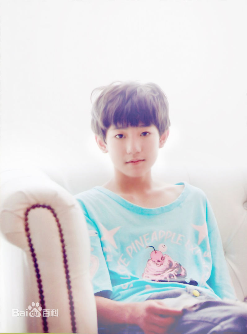 王源(Roy)最新爱出发官方壁纸