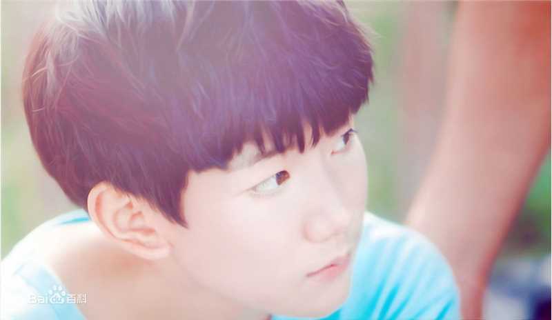 王源(Roy)最新爱出发官方壁纸