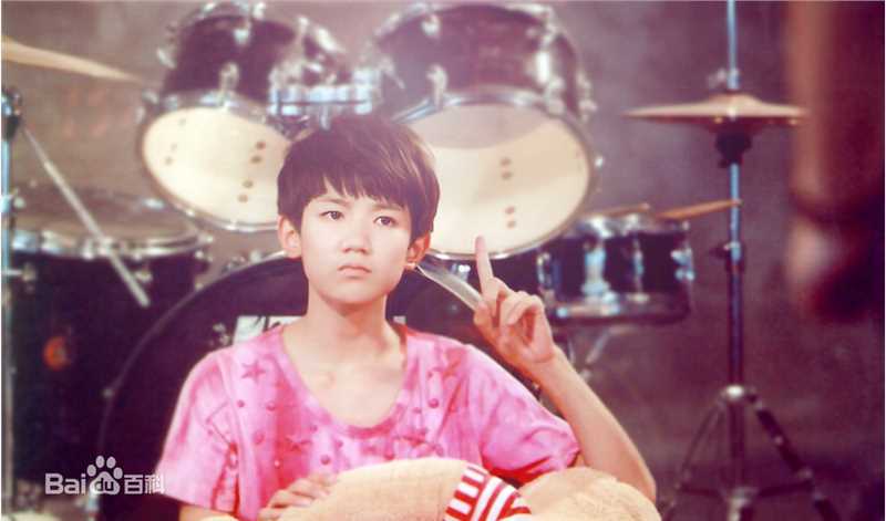 王源(Roy)最新爱出发官方壁纸