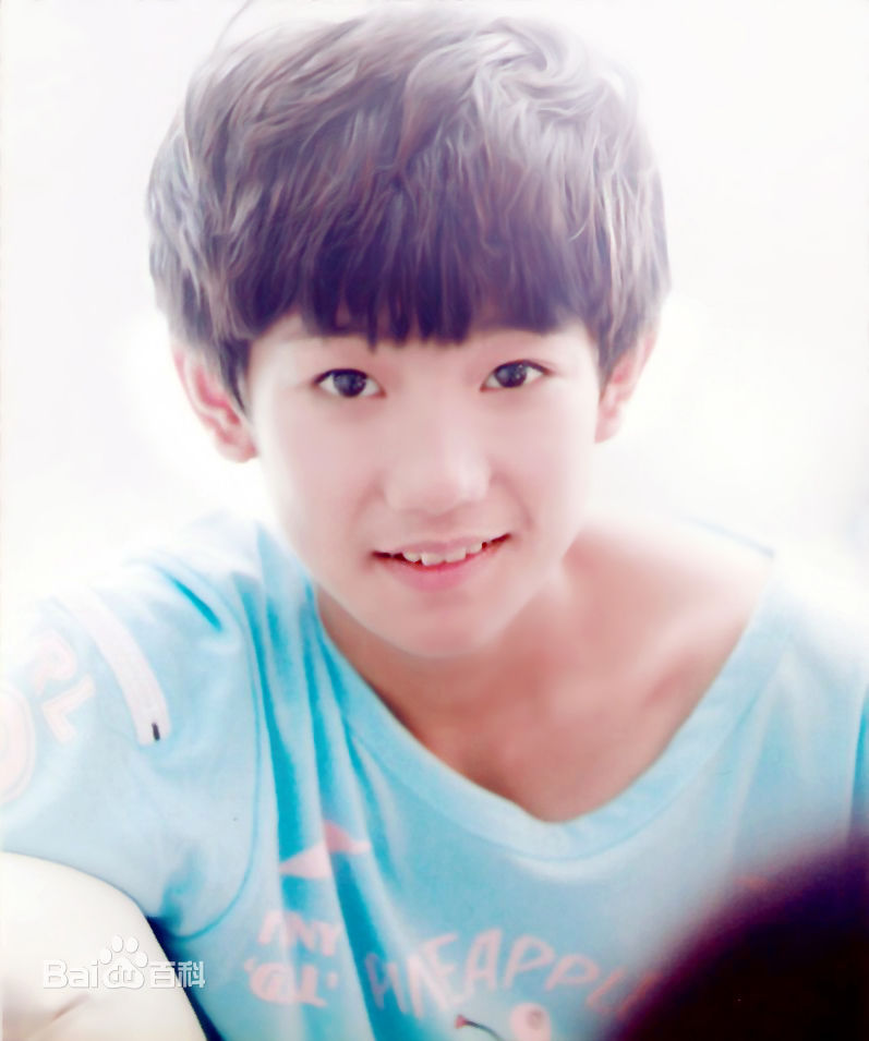 王源(Roy)最新爱出发官方壁纸