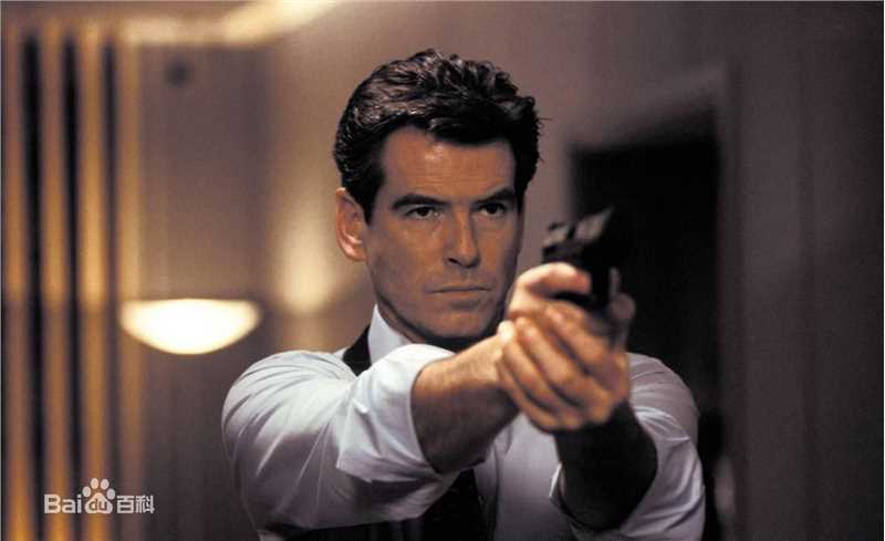 皮尔斯·布鲁斯南(Pierce Brosnan)在影片中的角色扮演图片图册