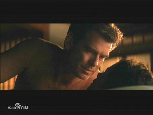 皮尔斯·布鲁斯南(Pierce Brosnan)在影片中的角色扮演图片图册