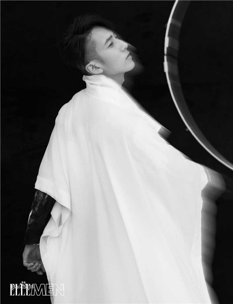 最新吴尊(Chun Wu)在《ELLEMEN》中的图集