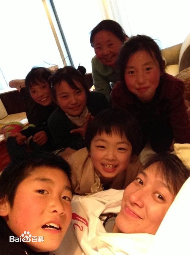 韩庚(Han Geng)公益活动前后照片