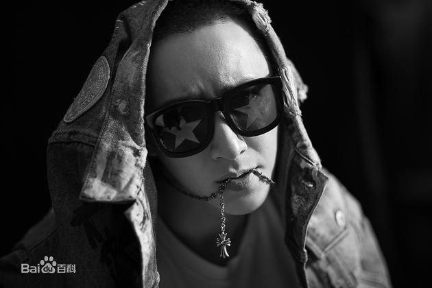 韩庚(Han Geng)在《I Don’t Give A屑》中的