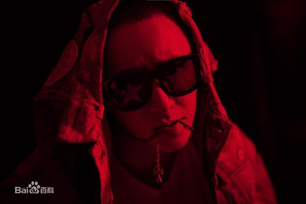 韩庚(Han Geng)在《I Don’t Give A屑》中的