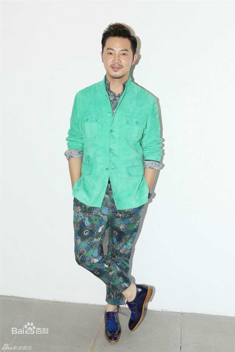 沙溢参加活动等素颜照相册