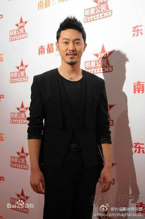 沙溢参加活动等素颜照相册