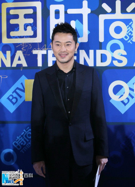 沙溢参加活动等素颜照相册