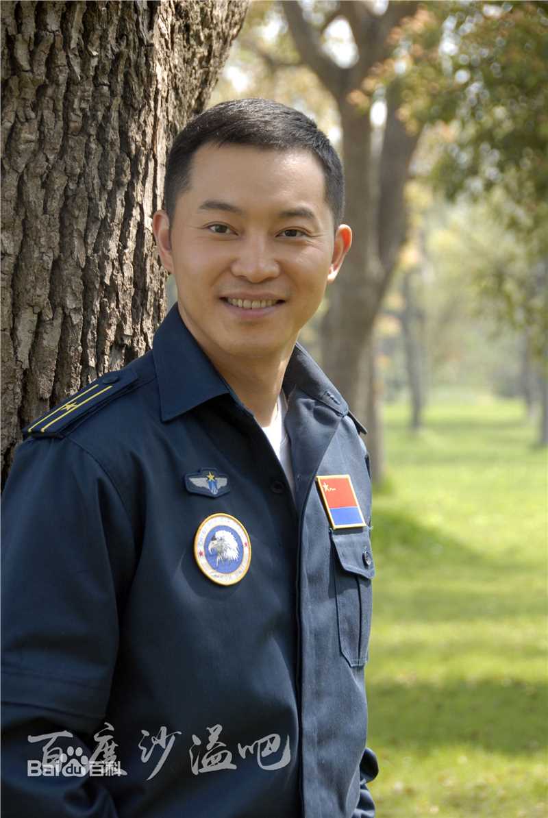 沙溢电视剧鹰隼大队饰演马赫生活照