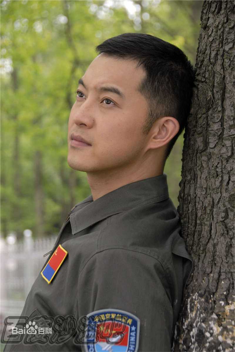 沙溢电视剧鹰隼大队饰演马赫生活照