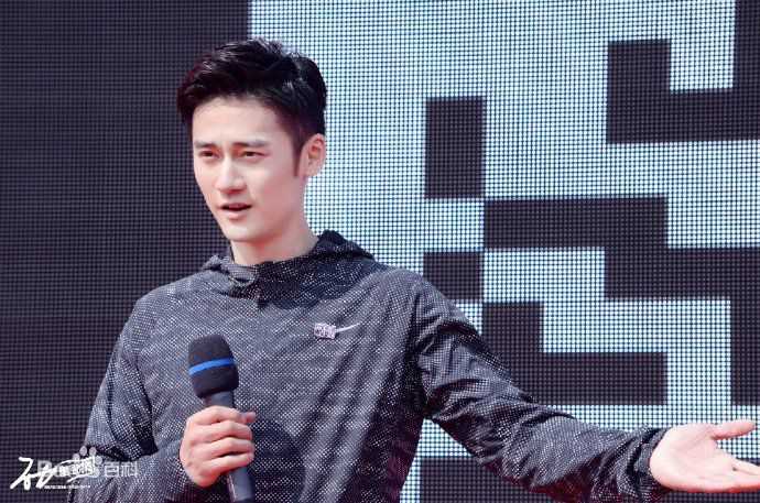 蒋劲夫(Jiang Jinfu)上海松江半程马拉松“为犀牛狂奔”公益跑性感图片图集