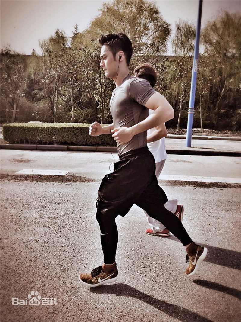蒋劲夫(Jiang Jinfu)上海松江半程马拉松“为犀牛狂奔”公益跑性感图片图集