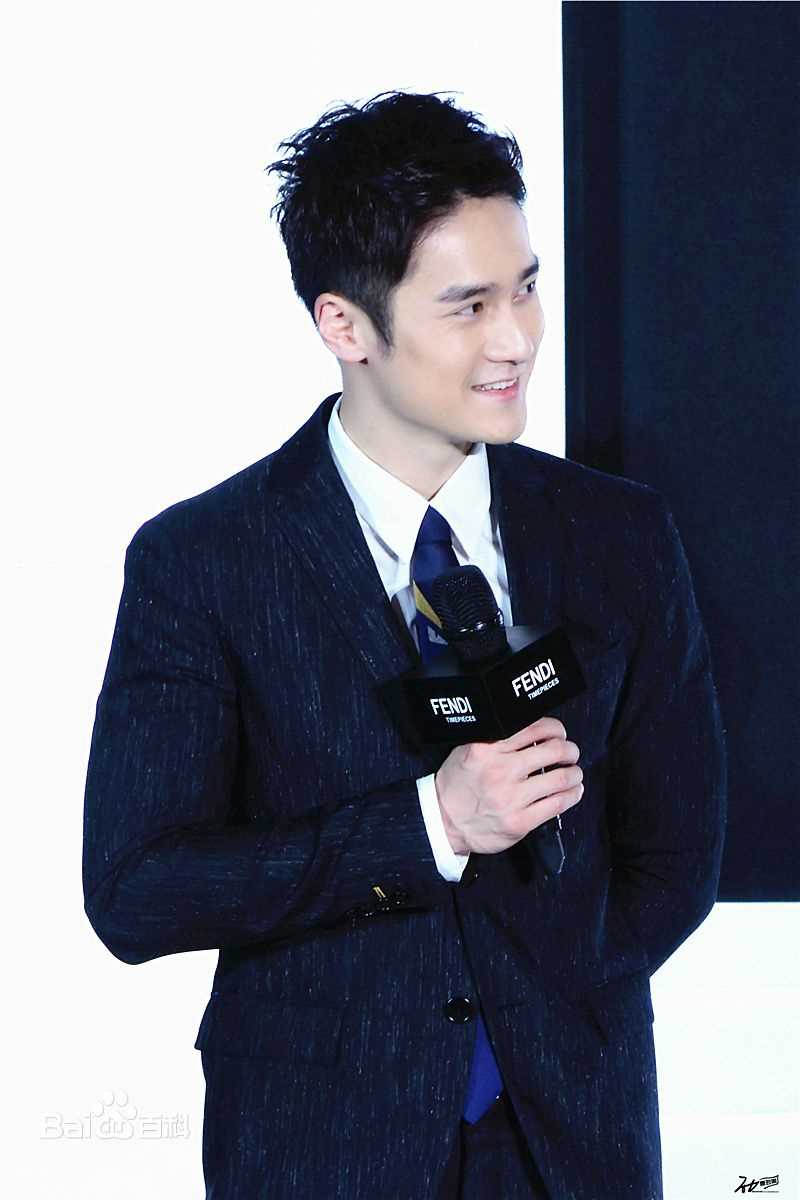 蒋劲夫(Jiang Jinfu)上海FENDI腕表发布会生活照