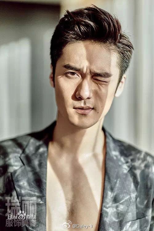 精选蒋劲夫(Jiang Jinfu)在《瑞丽服饰美容》中的图册