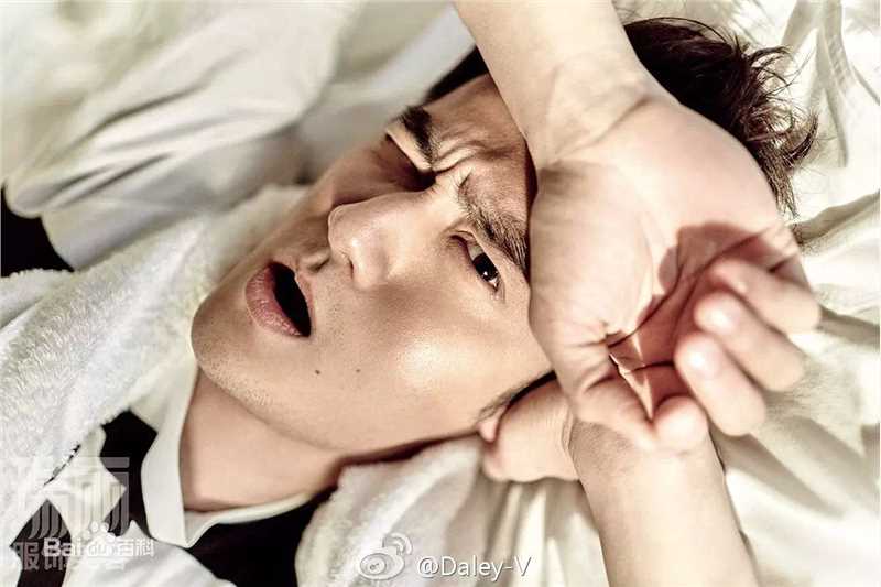 精选蒋劲夫(Jiang Jinfu)在《瑞丽服饰美容》中的图册