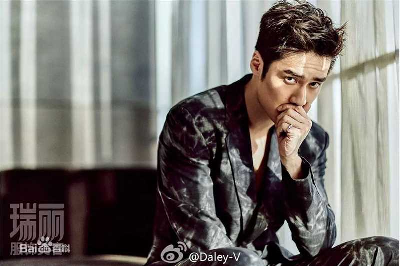 精选蒋劲夫(Jiang Jinfu)在《瑞丽服饰美容》中的图册