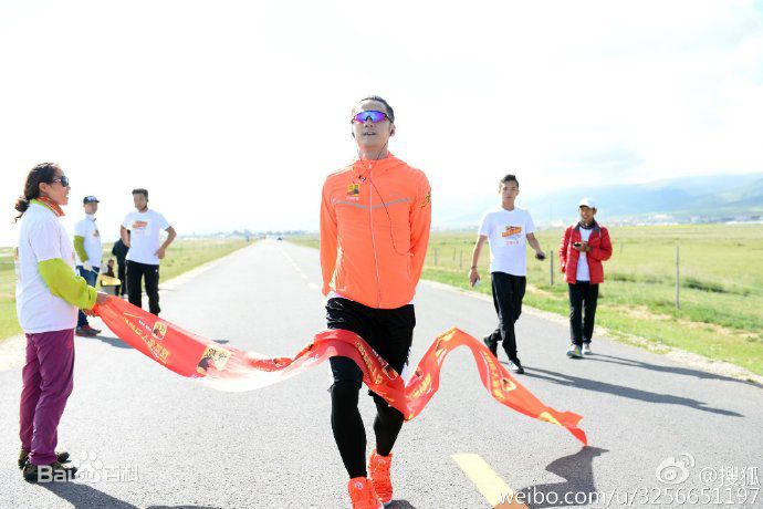 蒋劲夫(Jiang Jinfu)搜狐名人马拉松壁纸壁纸