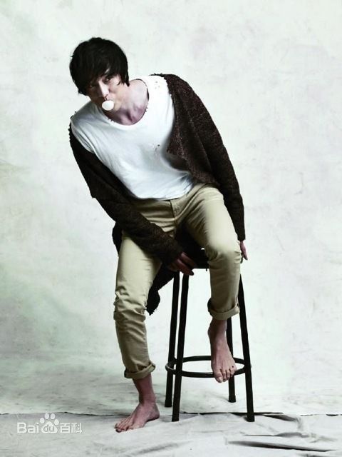 最新苏志燮(；So Ji Sub)壁纸