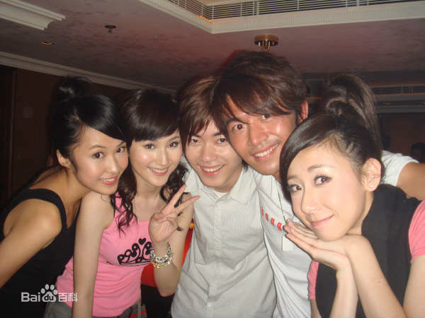 蓝心妍(Crazybarby Leni Lan、ЛаньЯнь、)蓝燕香港报道壁纸壁纸