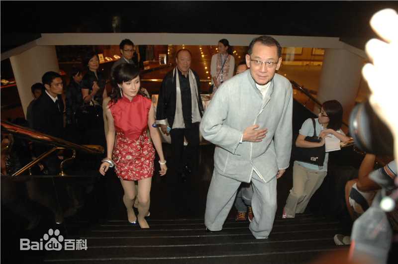 蓝心妍(Crazybarby Leni Lan、ЛаньЯнь、)蓝燕香港报道壁纸壁纸