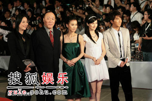 蓝心妍(Crazybarby Leni Lan、ЛаньЯнь、)蓝燕香港报道壁纸壁纸