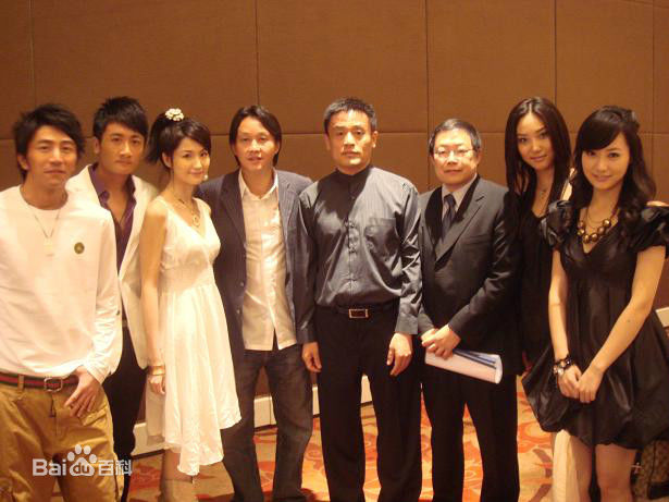蓝心妍(Crazybarby Leni Lan、ЛаньЯнь、)蓝燕香港报道壁纸壁纸