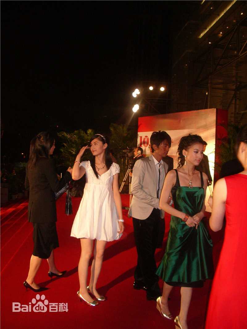蓝心妍(Crazybarby Leni Lan、ЛаньЯнь、)蓝燕香港报道壁纸壁纸