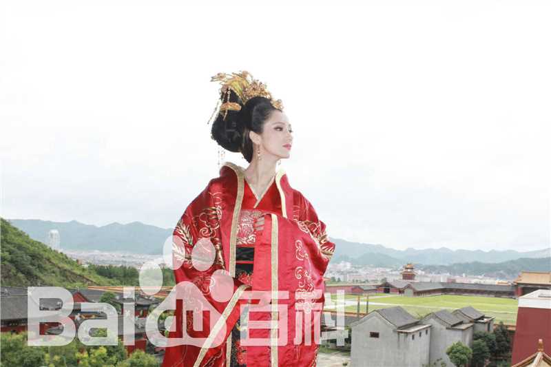 最新蓝心妍(Crazybarby Leni Lan、ЛаньЯнь、)在《太平公主秘史》中的图集