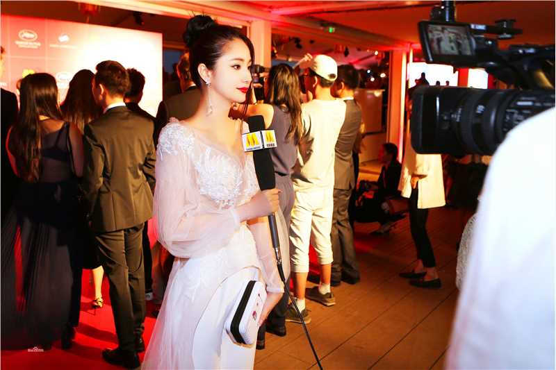 蓝心妍(Crazybarby Leni Lan、ЛаньЯнь、)典礼造型图片图集