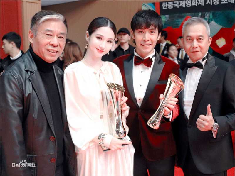 蓝心妍(Crazybarby Leni Lan、ЛаньЯнь、)典礼造型图片图集
