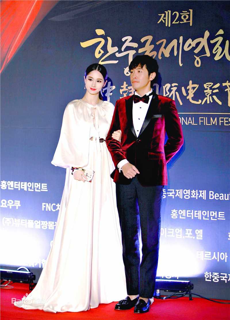 蓝心妍(Crazybarby Leni Lan、ЛаньЯнь、)典礼造型图片图集