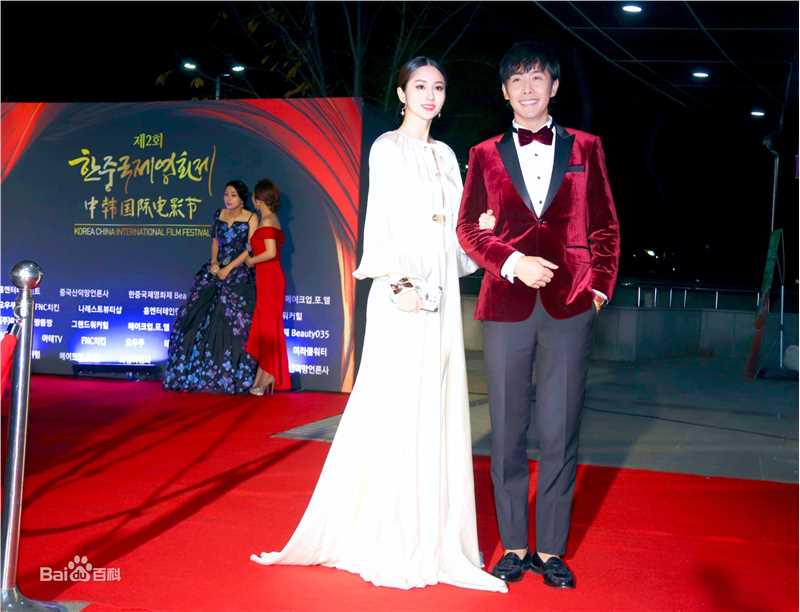 蓝心妍(Crazybarby Leni Lan、ЛаньЯнь、)典礼造型图片图集