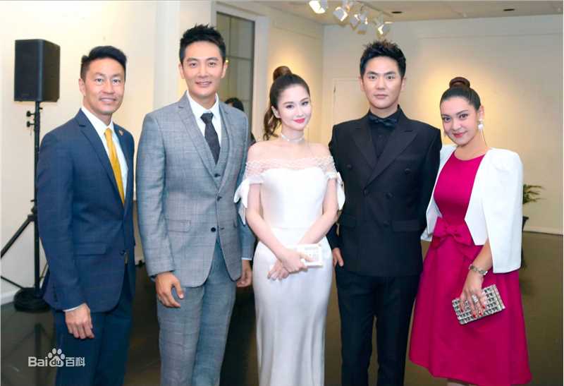蓝心妍(Crazybarby Leni Lan、ЛаньЯнь、)典礼造型图片图集