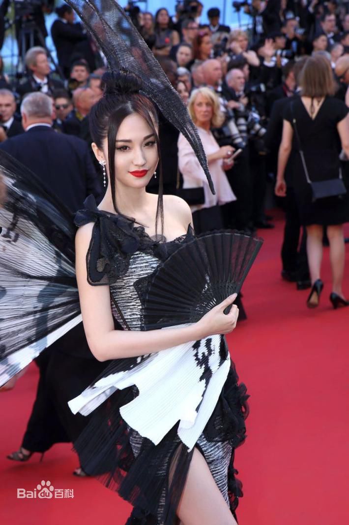 蓝心妍(Crazybarby Leni Lan、ЛаньЯнь、)典礼造型图片图集