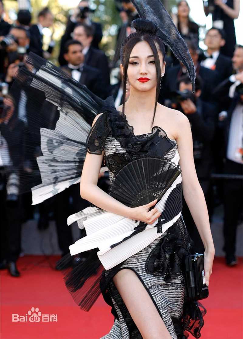 蓝心妍(Crazybarby Leni Lan、ЛаньЯнь、)典礼造型图片图集