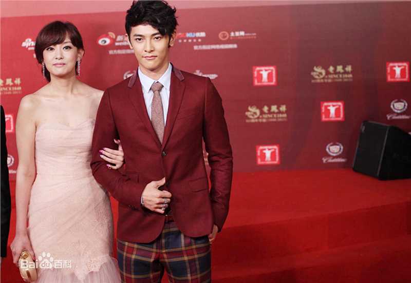 周奇奇汪东城上海国际电影节红毯照图册