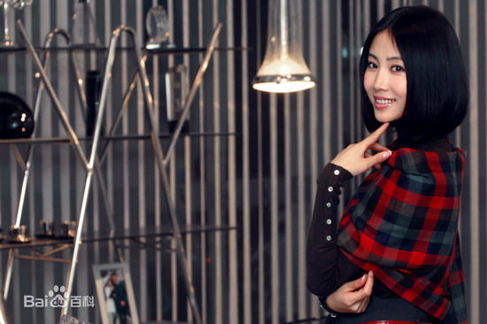 李芯逸丑女无敌 闪亮剧照