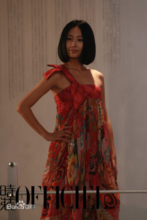 李芯逸丑女无敌 闪亮剧照