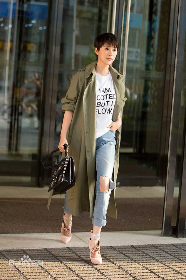 海清(Christina)牛仔风时尚街拍前后照片