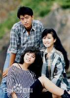 叶鸿伟旧情绵绵素颜照壁纸