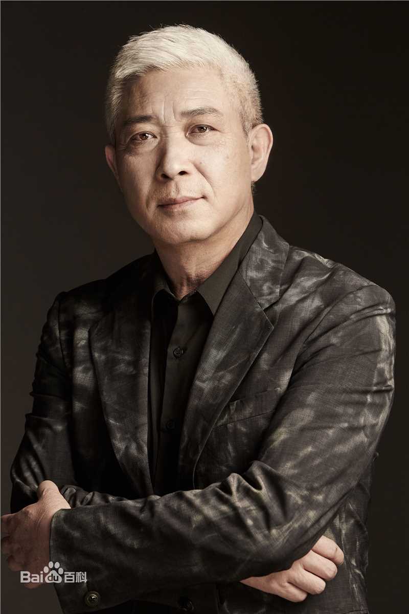 阎建钢出席活动照性感图片壁纸