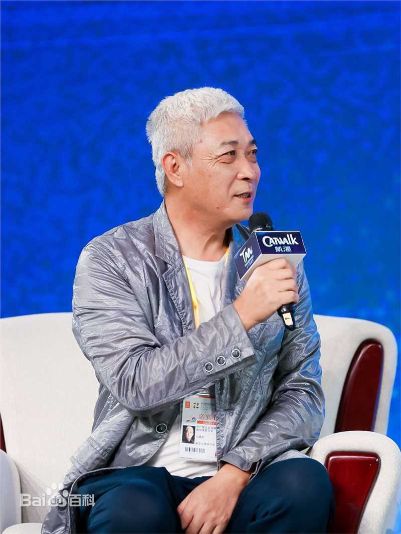 阎建钢出席活动照性感图片壁纸